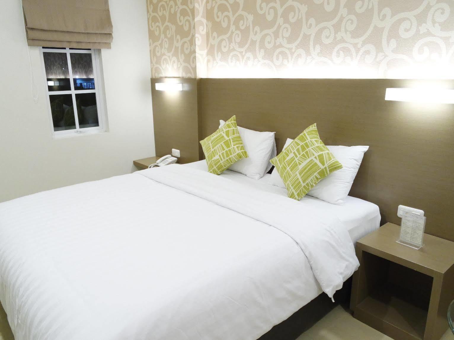 Yokotel Hotel Бандунг Екстериор снимка